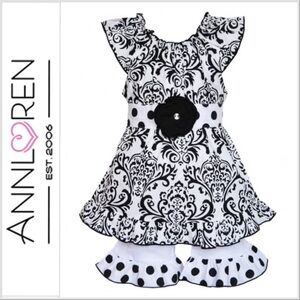 Ann Loren 2pc set Black and White Damask Capri with Tunic Top set